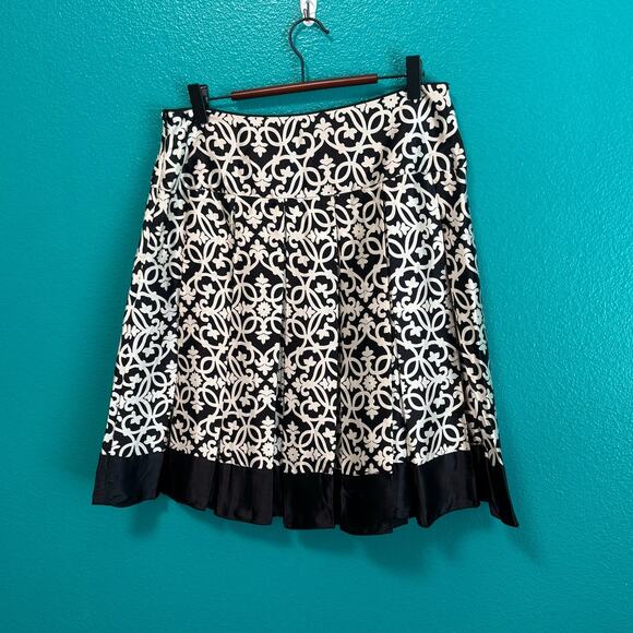 White House Black Market 100% Silk Pleated Mini Party Skirt Women's 6 - Picture 8 of 9